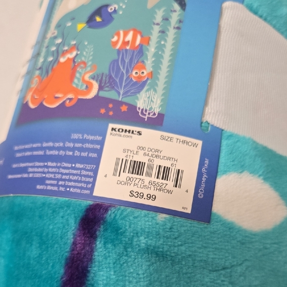 Disney Finding Dory Plush Throw Blanket 50 X 60 Inch - NWT - Picture 6 of 7